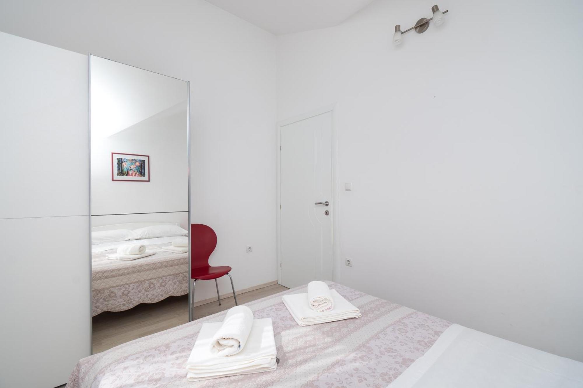 Apartment Mario Srima Buitenkant foto